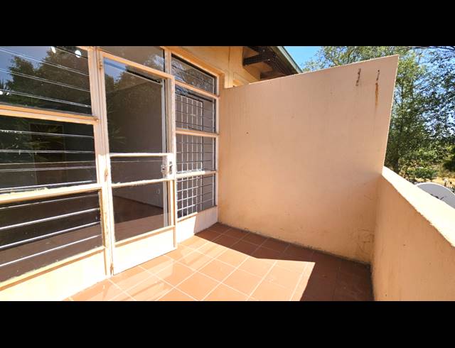 2 BEDROOM APARTMENT RENTED IN MORELETA PARK